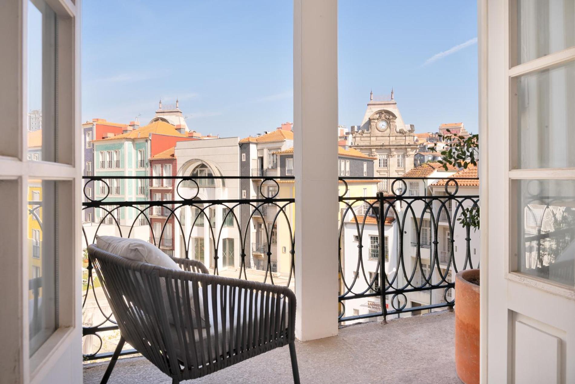Historical Penthouse At Cardosas Block Apartment Porto Luaran gambar