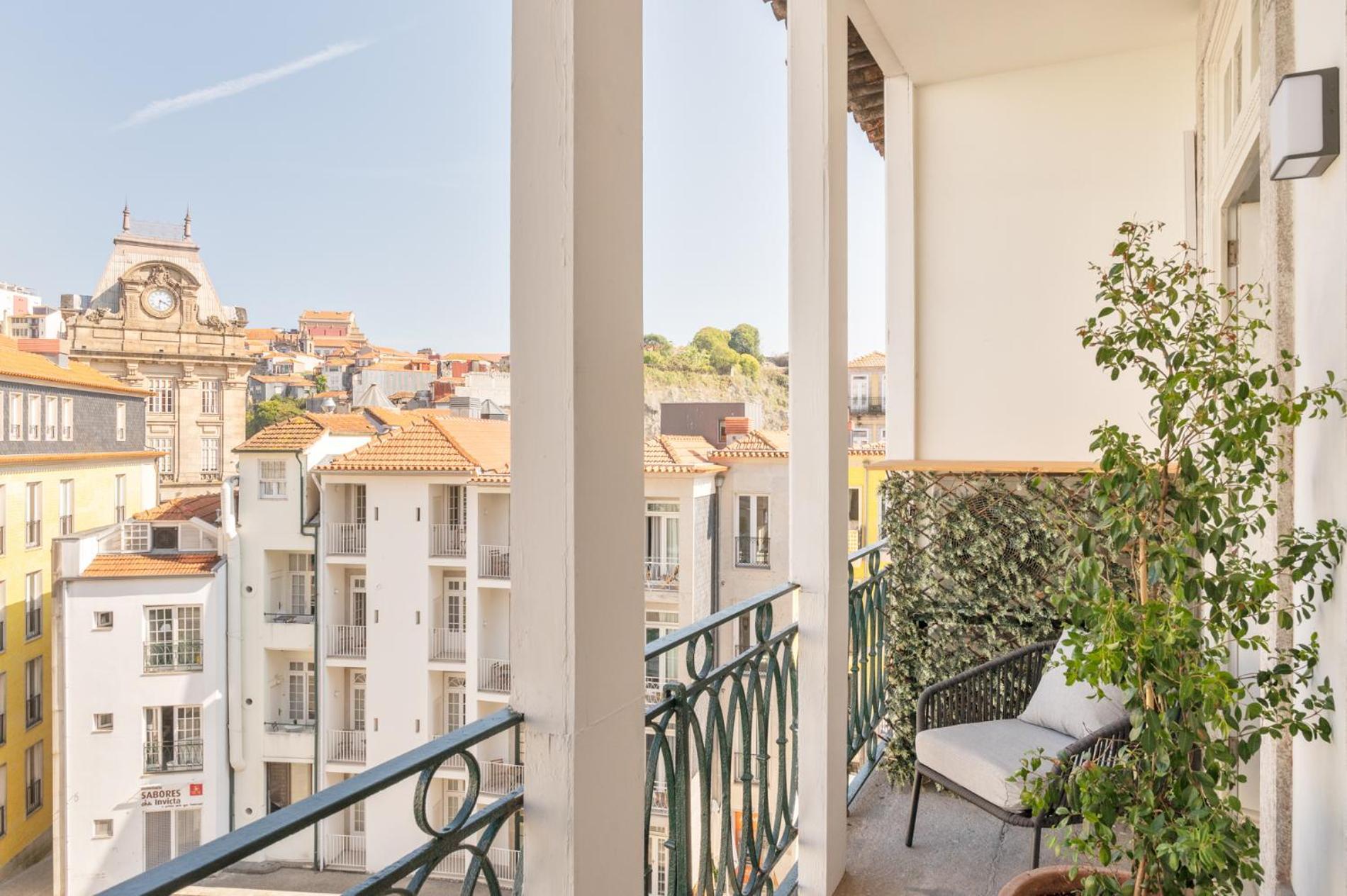 Historical Penthouse At Cardosas Block Apartment Porto Luaran gambar